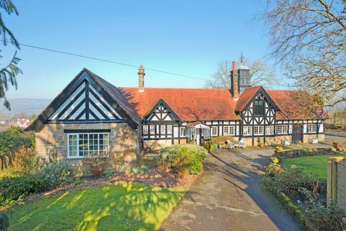 3 Bedroom Detached House For Sale In Ben Rhydding Drive, Ilkley, LS29