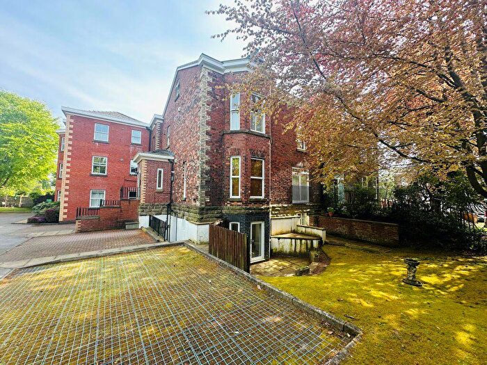 2 Bedroom Flat To Rent In Upton Mount, Prestbury Road, Macclesfield, SK10