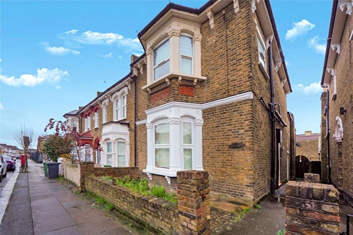 2 Bedroom Flat To Rent In Howson Road, London, SE4