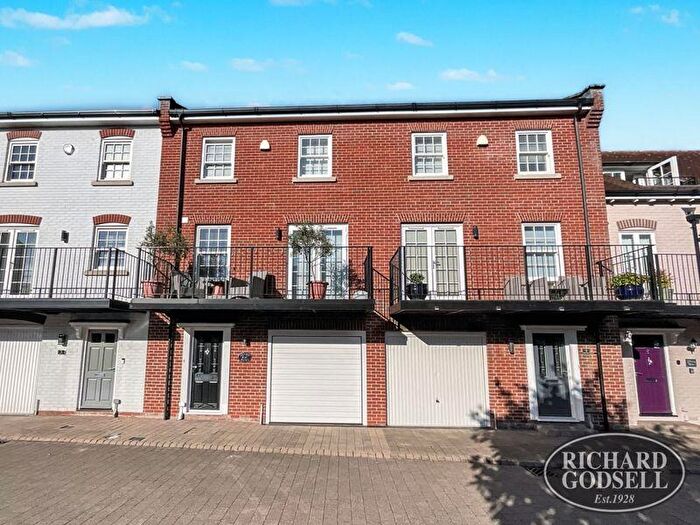 3 Bedroom Town House For Sale In Christchurch Town Centre, BH23