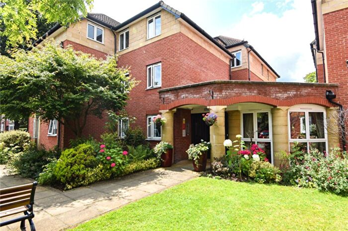 2 Bedroom Apartment For Sale In Clothorn Road, Didsbury, M20