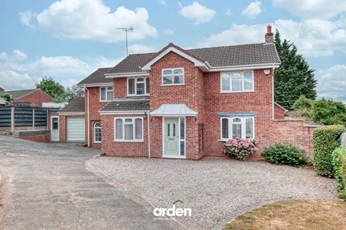 4 Bedroom Detached House For Sale In Chandlers Close, Redditch, B97