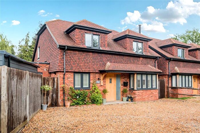 3 Bedroom Detached House For Sale In Oxted Green, Milford, Godalming, Surrey, GU8