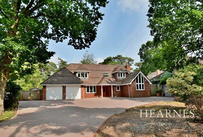 4 Bedroom Detached House For Sale In Dudsbury Avenue, Ferndown, BH22
