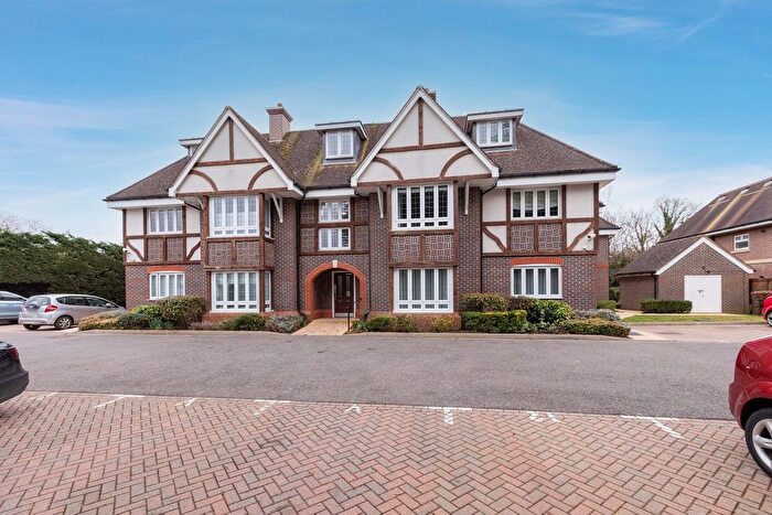 2 Bedroom Flat For Sale In Shoppenhangers Road, Maidenhead, SL6