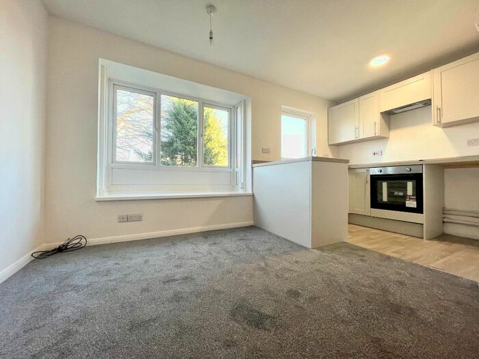 Studio To Rent In Tom Price Close, Cheltenham GL52