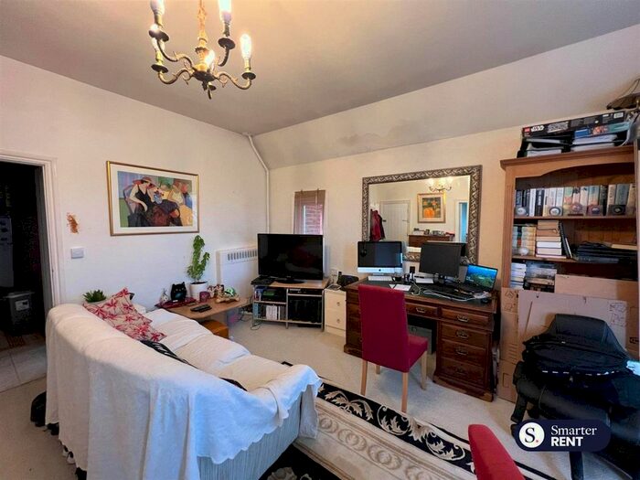 1 Bedroom Flat To Rent In Belmont Park Avenue, Maidenhead, SL6