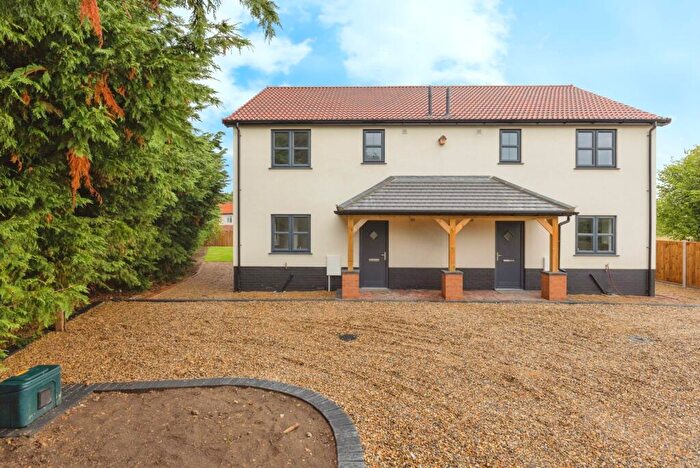 3 Bedroom Semi-Detached House For Sale In Back Lane, Scoulton, Norwich, Norfolk, NR9