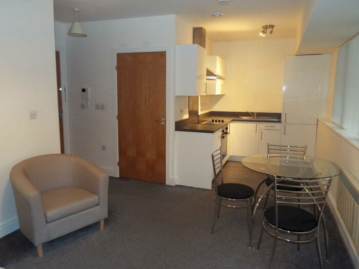 Studio To Rent In Town Centre, SN1