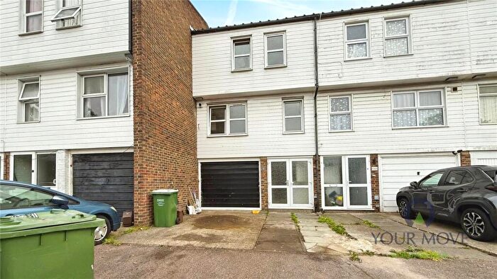 5 Bedroom House To Rent In St. Helens Road, Erith, DA18