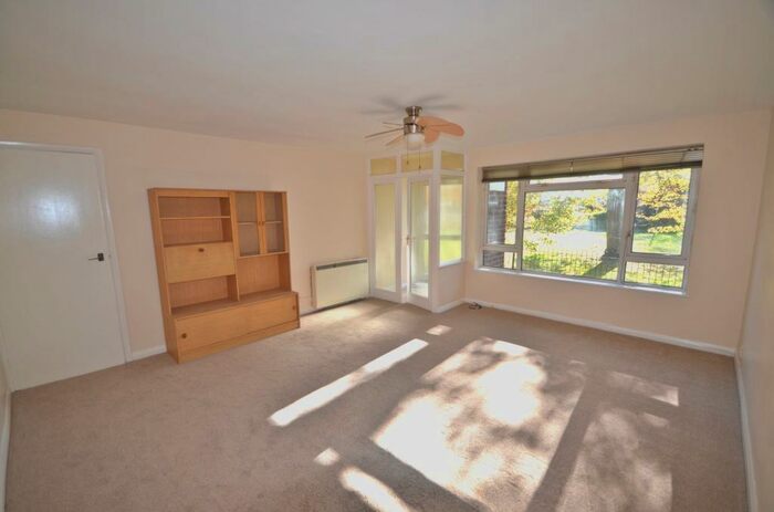 2 Bedroom Apartment To Rent In St. Lukes Road, SL6