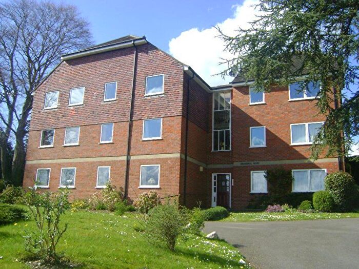 2 Bedroom Flat To Rent In Crundwell Court, Farnham, Farnham, GU9