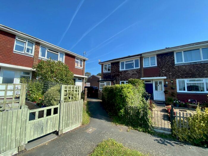 3 Bedroom House To Rent In Blackheath Road, Farnham, GU9