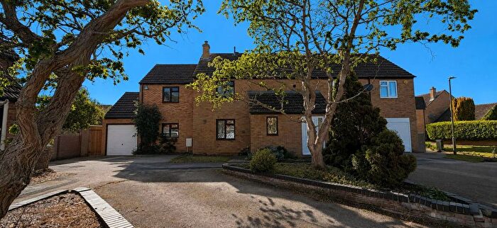 4 Bedroom Semi-Detached House To Rent In The Phelps, Kidlington, OX5