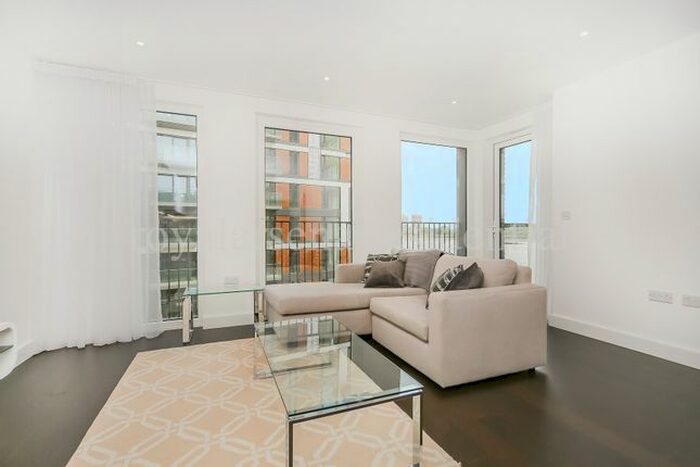 2 Bedroom Flat To Rent In Imperial Building, Duke Of Wellington Avenue, Royal Arsenal, SE18