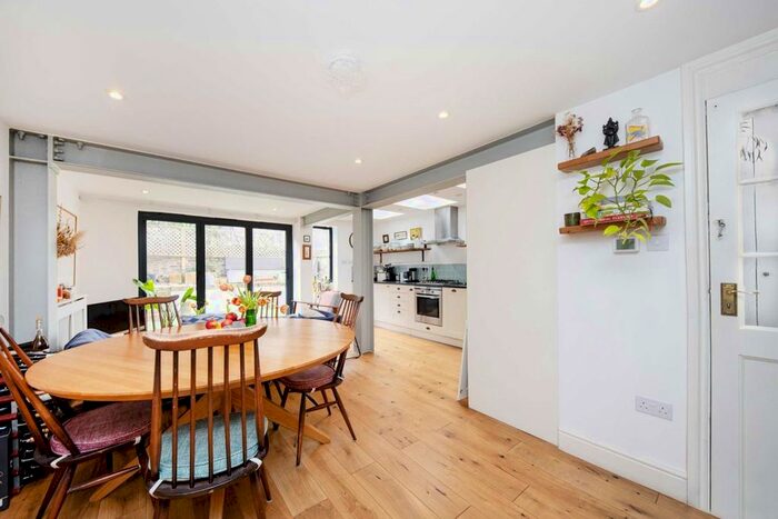 2 Bedroom Flat To Rent In Ashmore Road, London, W9