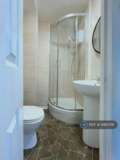 1 Bedroom Flat To Rent In Victoria Park Avenue, Leeds, LS13
