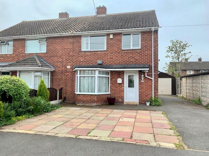 3 Bedroom Semi-Detached House To Rent In Peveril Cresent, Long Eaton, NG10