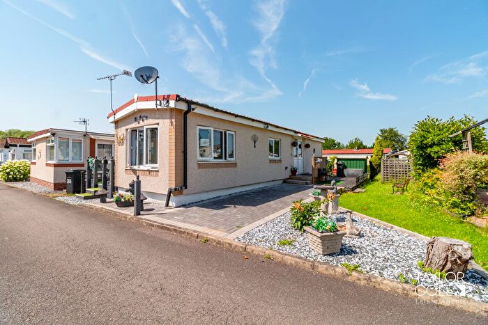 2 Bedroom Park Home For Sale In Amington Park, Amington, Tamworth, B77