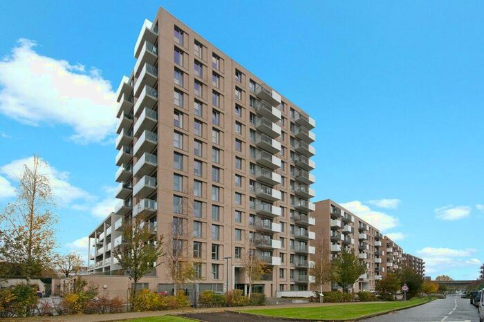 2 Bedroom Apartment To Rent In Waterside Heights, Royal Docks, E16