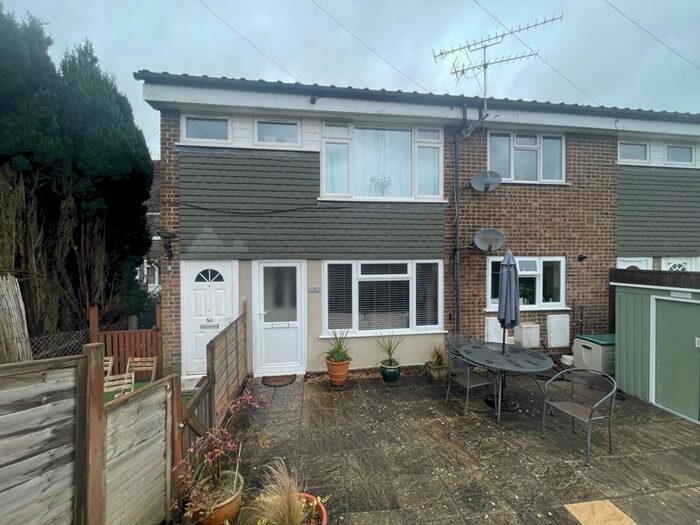 2 Bedroom Flat To Rent In Ling Crescent, Headley Down, Bordon, GU35