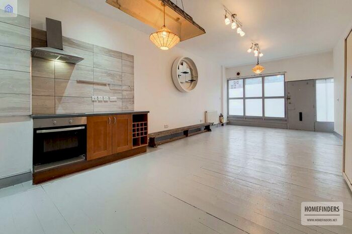 2 Bedroom Flat To Rent In Shacklewell Lane, Dalston, E8