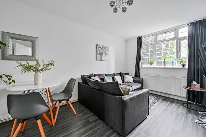 3 Bedroom Terraced House To Rent In Spring Walk, , Tower Hamlets, London, E1