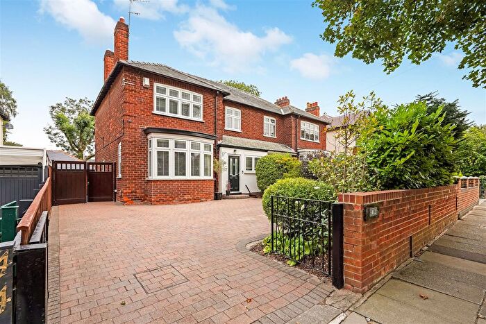 3 Bedroom Semi-Detached House For Sale In Coniscliffe Road, Darlington, DL3