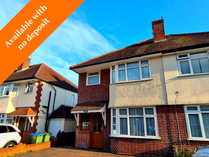 3 Bedroom Semi-Detached House To Rent In Munro Crescent, Southampton, SO15