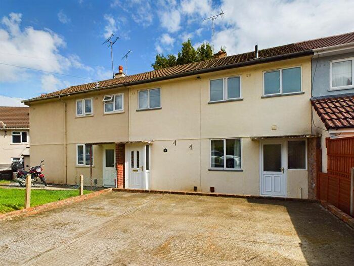 3 Bedroom Semi-Detached House For Sale In Beacon Road, Matson, GL4