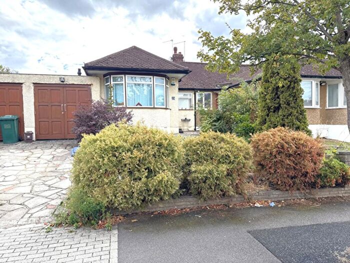 2 Bedroom Semi-Detached Bungalow For Sale In Connaught Avenue, East Barnet, EN4