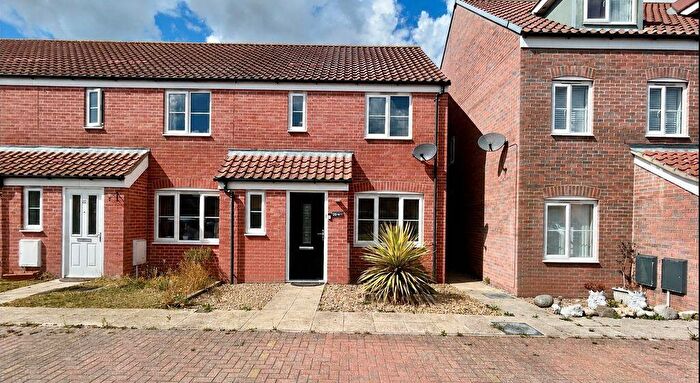 3 Bedroom End Of Terrace House For Sale In Darnell Close, Bradwell, NR31