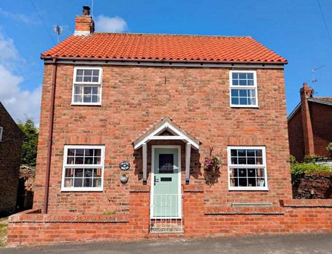 2 Bedroom Property For Sale In High Street, Withernwick, Hull, HU11