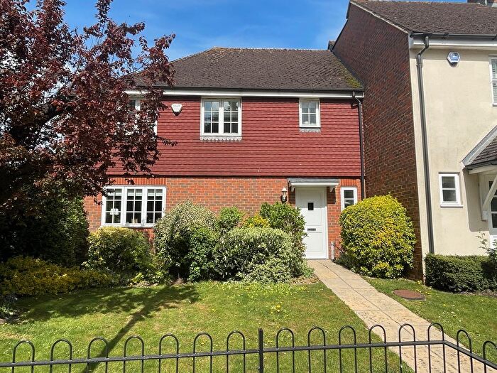 3 Bedroom End Of Terrace House For Sale In London Road, Aston Clinton, Aylesbury, HP22