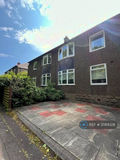 3 Bedroom Flat To Rent In Carrick Knowe Parkway, Edinburgh, EH12