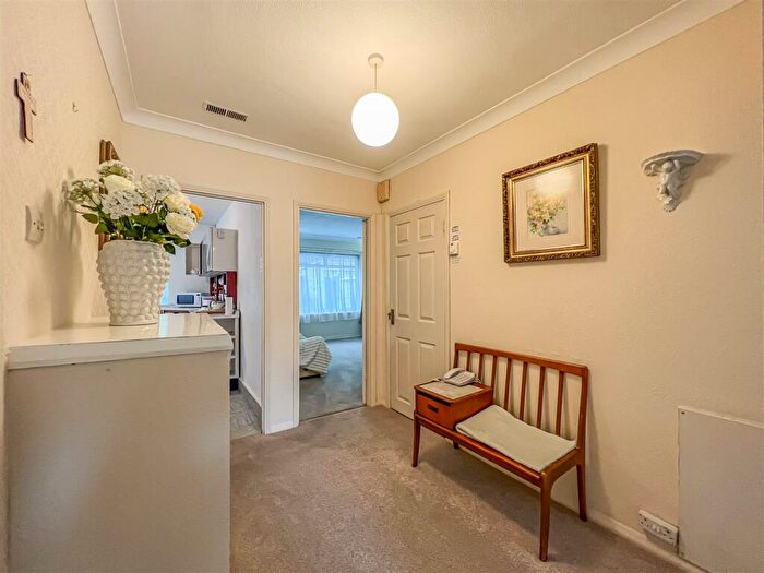 3 Bedroom Detached Bungalow For Sale In Woodland Avenue, Hutton, Brentwood, CM13