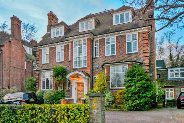4 Bedroom Flat To Rent In Templewood Avenue, Hampstead, NW3