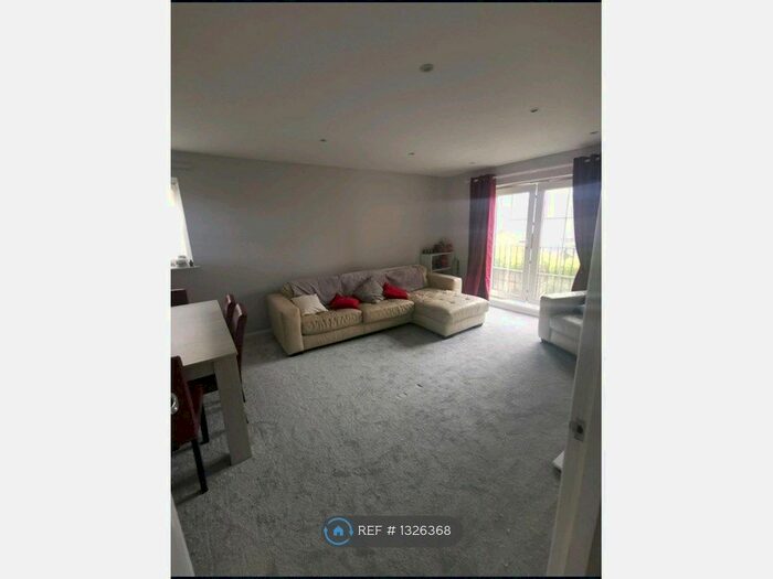 2 Bedroom Flat To Rent In Cheviot Way, Stevenage SG1