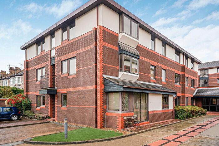 1 Bedroom Flat For Sale In Gordon Place, Napier Court West, SS1