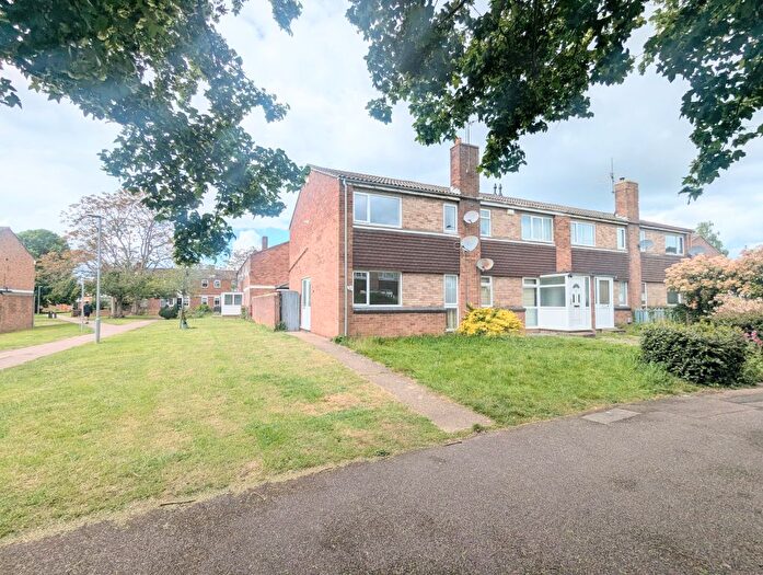 3 Bedroom Property To Rent In Lovat Walk, Bedford, MK42