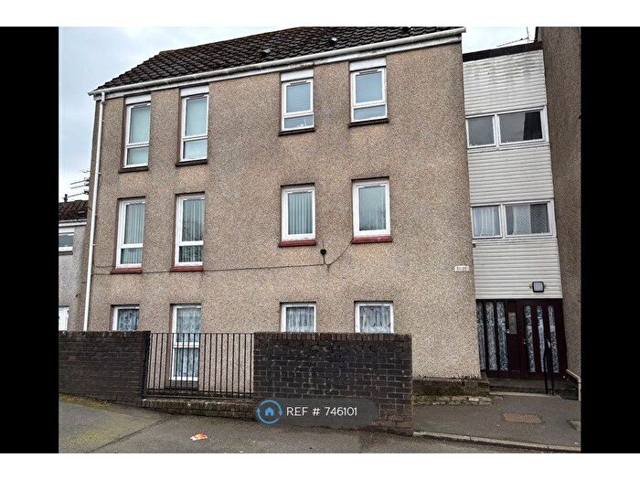 2 Bedroom Flat To Rent In Kirkton, Erskine, PA8