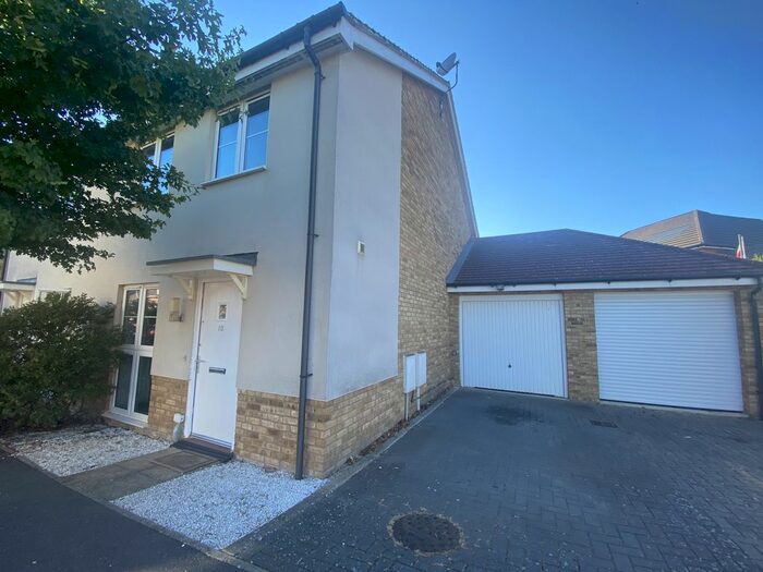 3 Bedroom Property To Rent In Farmers Way, Kingsnorth, Ashford, TN23