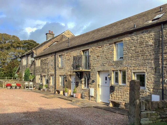 2 Bedroom Cottage To Rent In The Village, Farnley Tyas, Huddersfield, HD4