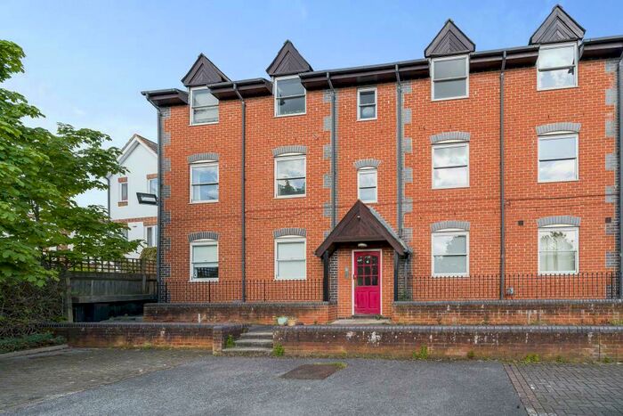 1 Bedroom Apartment To Rent In Dale Road, Reading, RG2