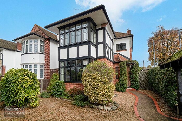 3 Bedroom Detached House For Sale In Anselm Road, Hatch End, HA5