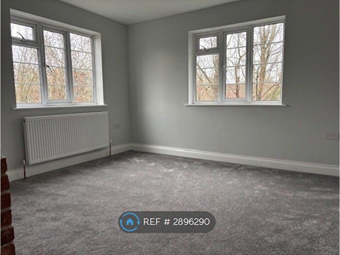 2 Bedroom Flat To Rent In Garden Close, Ruislip, HA4