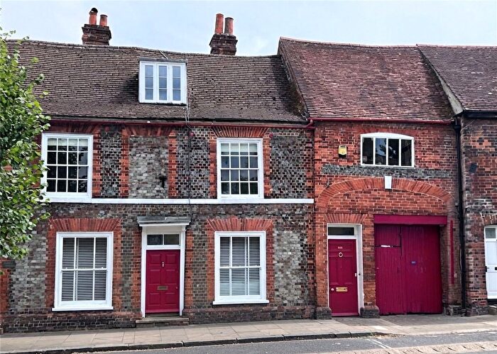 5 Bedroom Terraced House For Sale In High Street, Hungerford, Berkshire, RG17