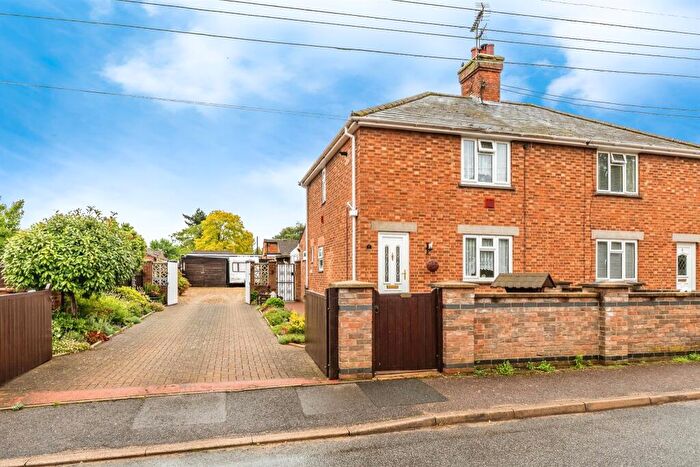 3 Bedroom Semi-Detached House For Sale In Coronation Place, Brandon, IP27