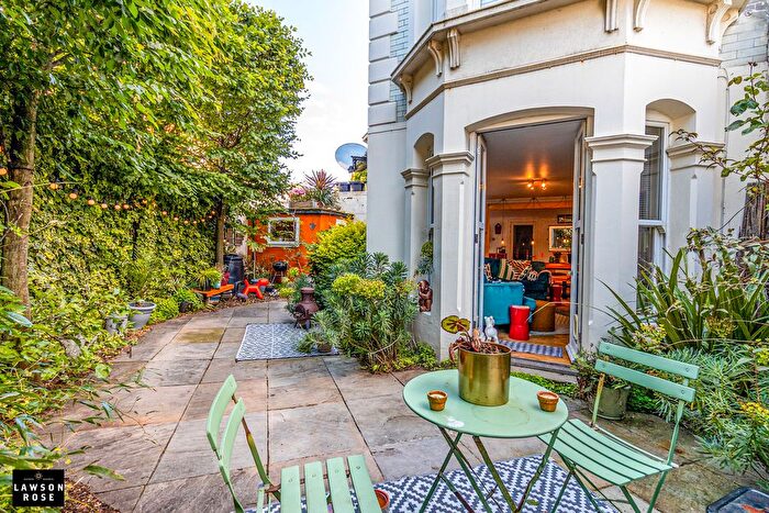 2 Bedroom Flat For Sale In Alhambra Road, Southsea, PO4