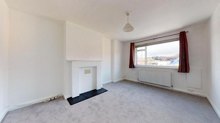 2 Bedroom Flat To Rent In The Parade Burgh Heath Surrey, KT20